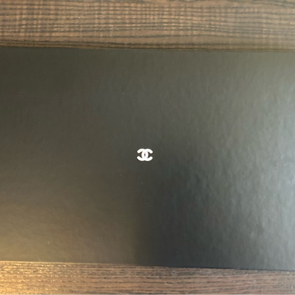 CHANEL CRUISE 2021/22 COLLECTION MAGAZINE - Picture 3 of 6